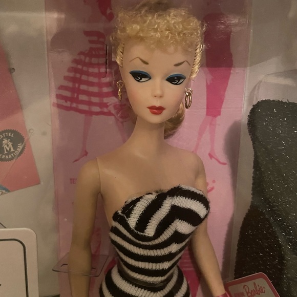 My Favorite Barbie The Original Teenage Fashion Barbie (1959 Reproduction) - Picture 2 of 7